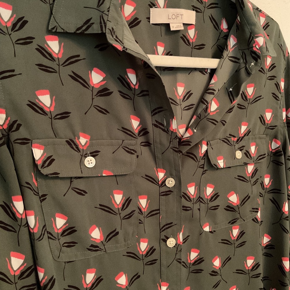 LOFT Floral Button-Down Blouse – Size M